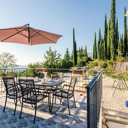 Nice In With House A Panoramic View Holiday home Dubravka