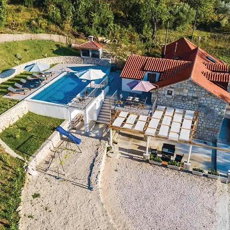 Nice In With House A Panoramic View Feriehus