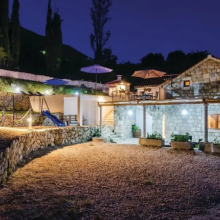 Nice In With House A Panoramic View * Dubravka